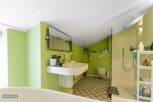 Bathroom- click for photo gallery